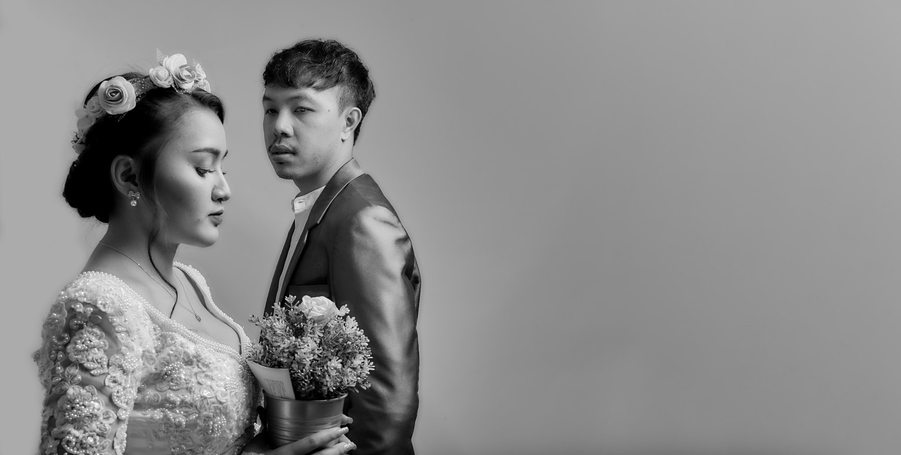 흑백 웨딩 사진